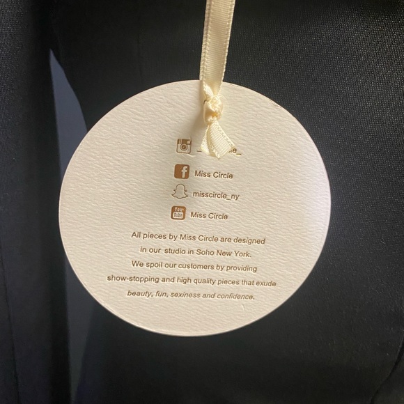 Off the shoulder tux dress - Picture 14 of 15